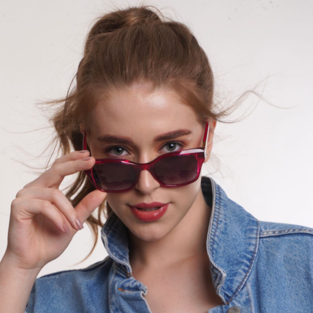 Vintage colour_ Transparent Red / Medium